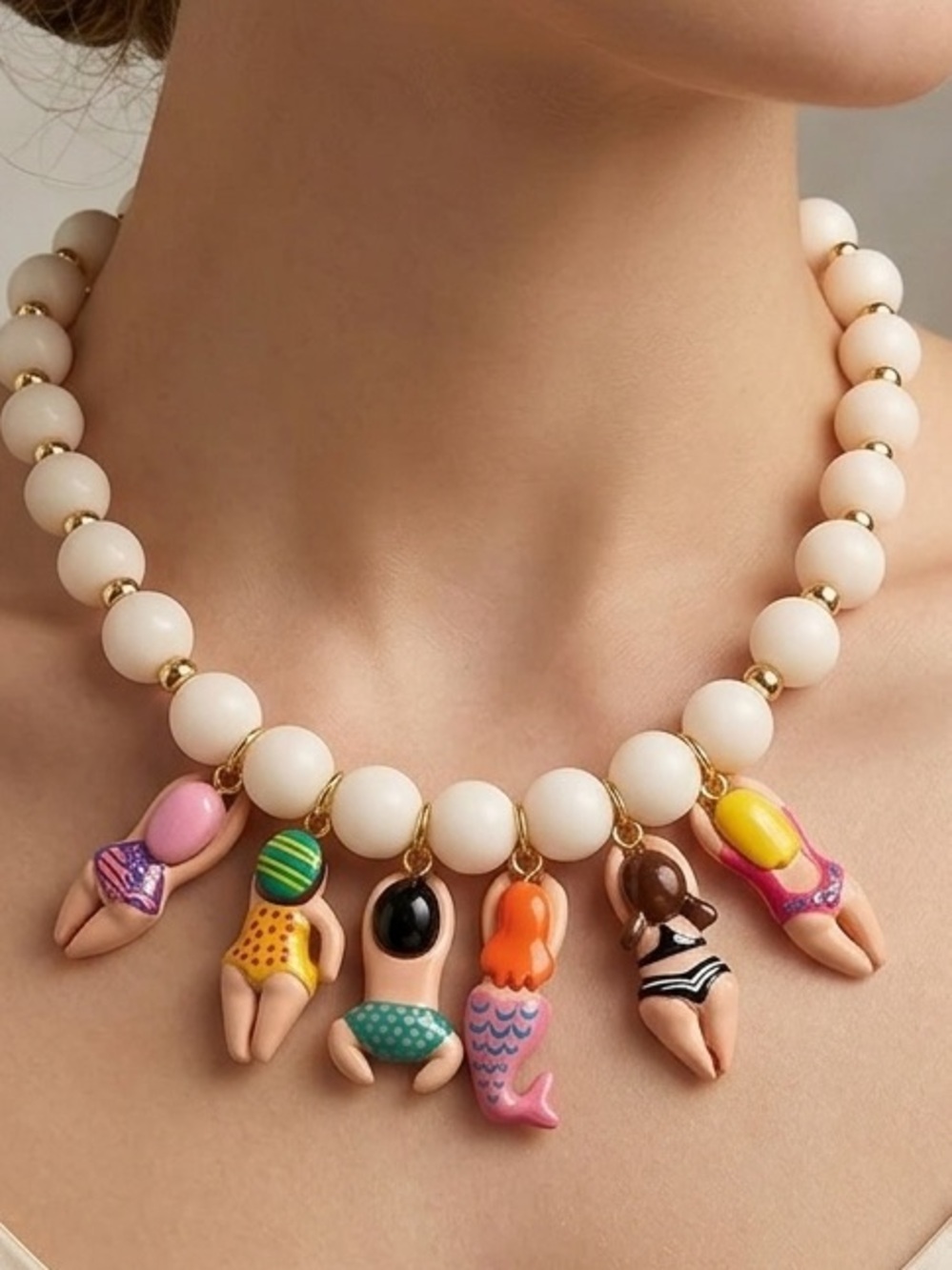 New! Beach Babes Bikini Girls Necklace - Picture 2 of 7